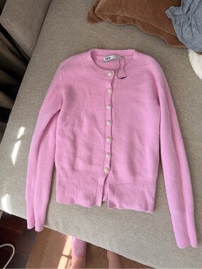 ZARA Pink Crewneck Cardigan with Floral Pearl Buttons